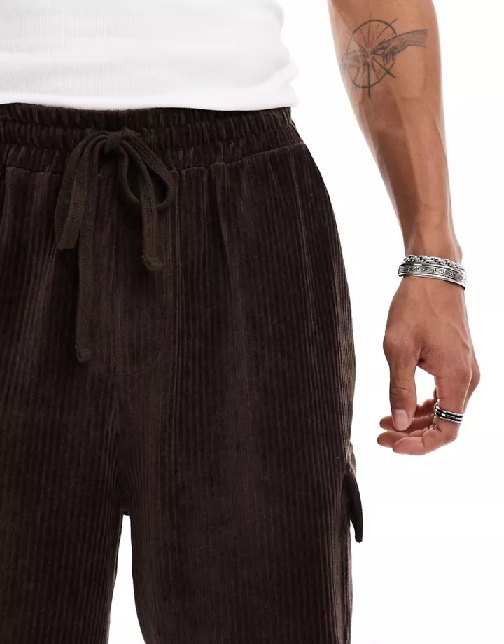 Pantalones cortos marrones con bolsillos cargo de velour acanalado de DESIGN Marrón foca 0AnX6Nfy
