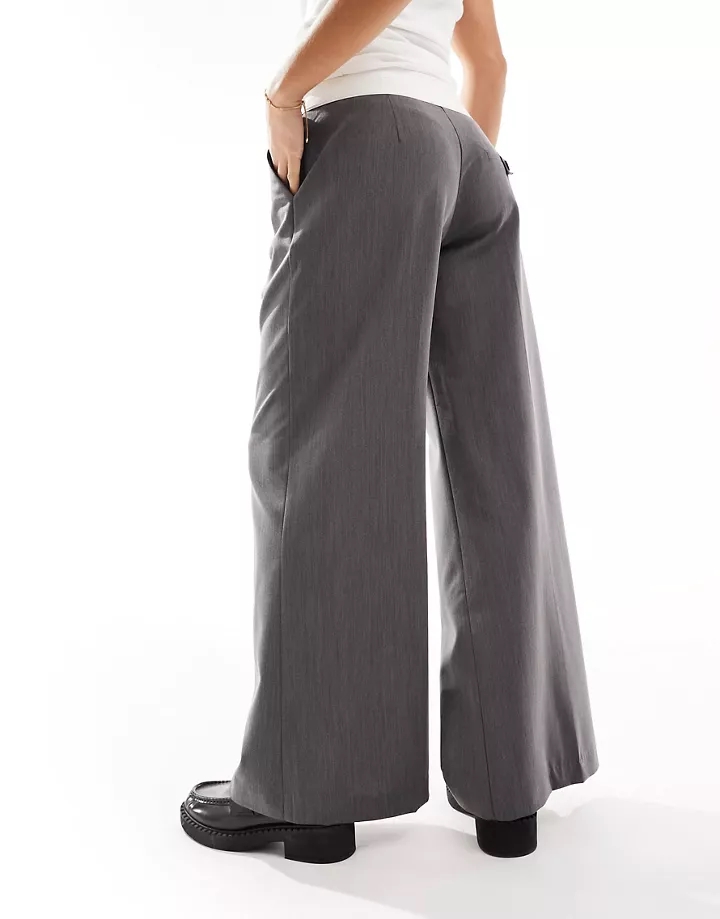 Pantalones grises con cinturilla plegada de Miss Selfridge Petite Gris 0xwgPghY