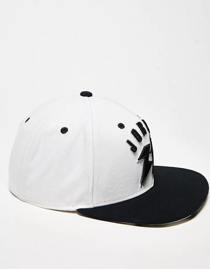 Gorra negra y blanco vela con logo de Jordan Crema 3HSWKsqt