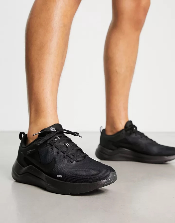 Zapatillas de deporte negras Downshifter 12 de Nike Run