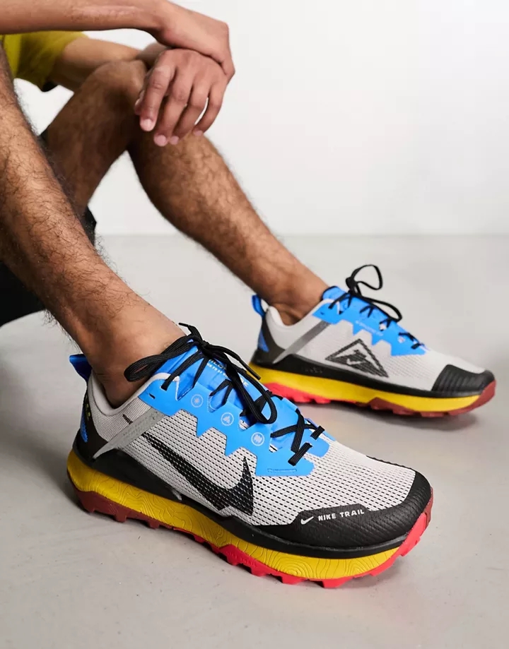 Zapatillas de deporte grises React Wildhorse 8 de Nike 