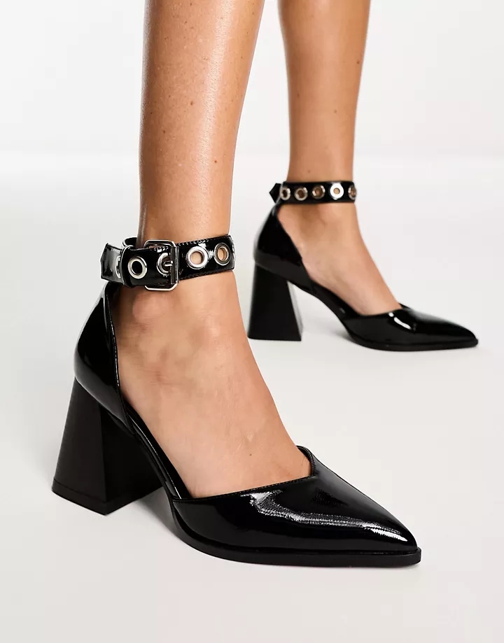 Zapatos negros con tacón y detalles metálicos Zylee de 