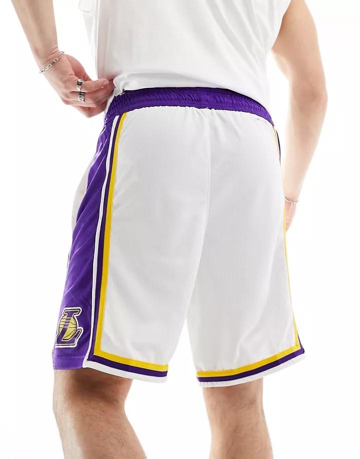 Pantalones cortos blancos unisex réplica de los LA Lakers de la NBA Association Swingman de Nike Basketball Blanco 586ZanDn