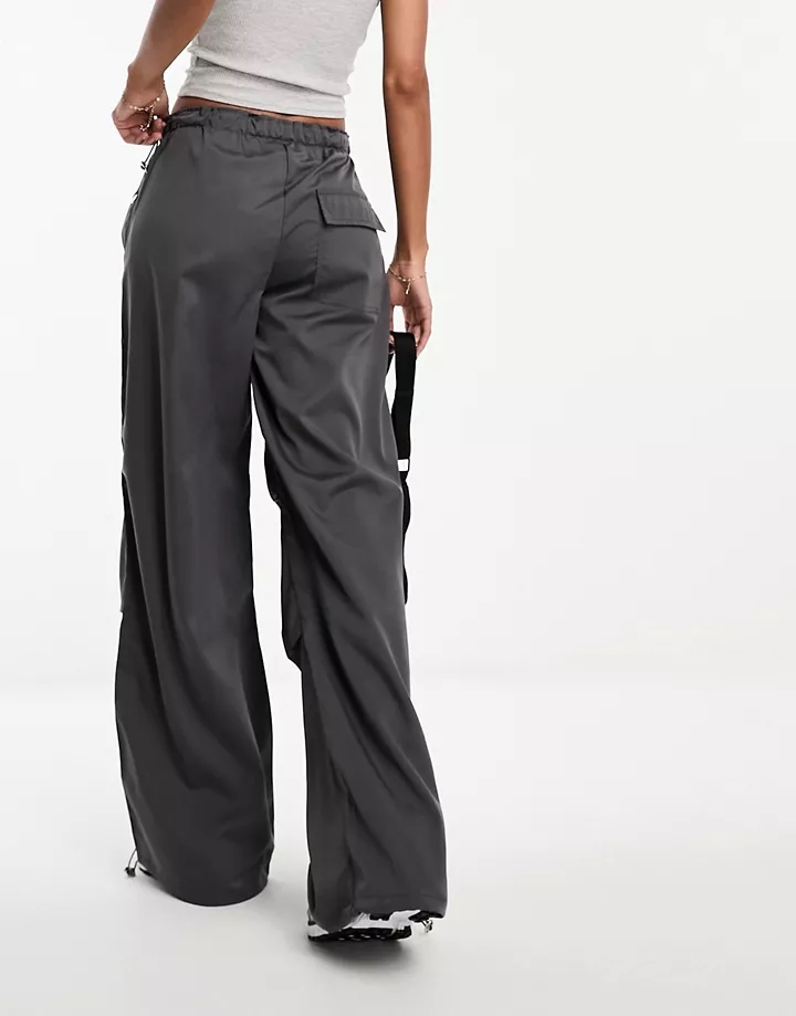 Pantalones cargo gris carbón de estilo paracaidista de Missy Empire Gris carbón 5vJmGNAf