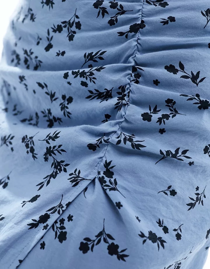 Falda midi azul con estampado de flores y detalle fruncido y abertura en el lateral de Pieces Florecitas azules 7a90W0aZ