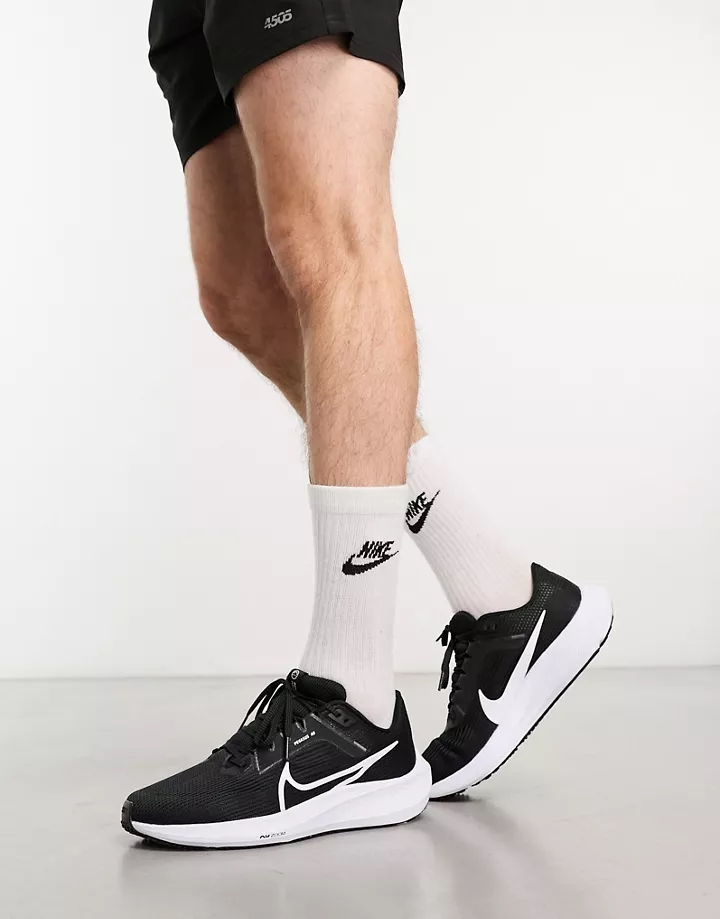 Zapatillas de deporte blancas y negras Zoom Pegasus 40 de Nike Running Negro 8GesvN4O