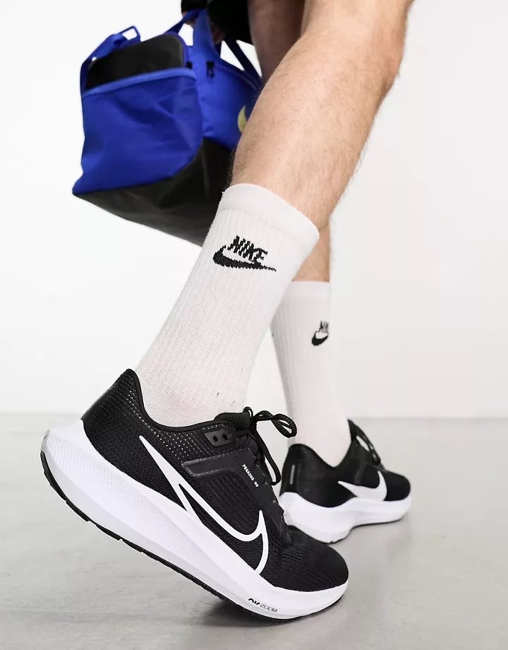 Zapatillas de deporte blancas y negras Zoom Pegasus 40 de Nike Running Negro 8GesvN4O