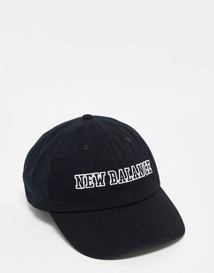 Gorra de béisbol negra con logo estilo universitario de