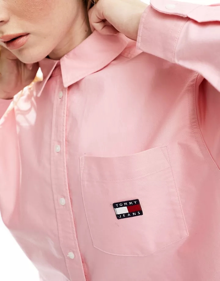 Camisa boyfriend rosa con parche del logo de Tommy Jeans Rosa ballet 8qhVQQjB