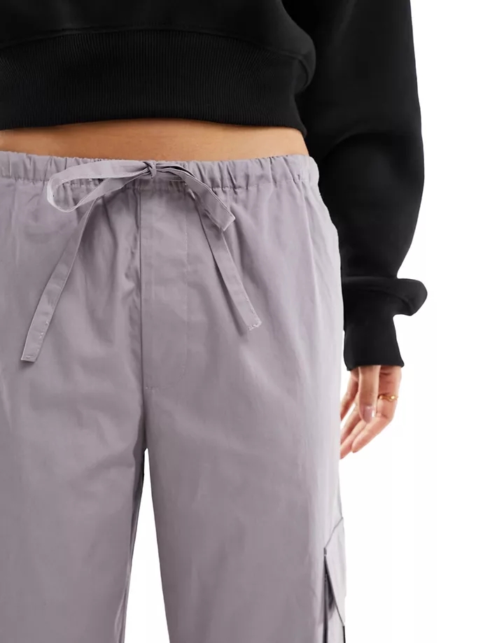 Pantalones cargo grises con detalle de bolsillos de Pieces Petite Gris 9LqWGKcA
