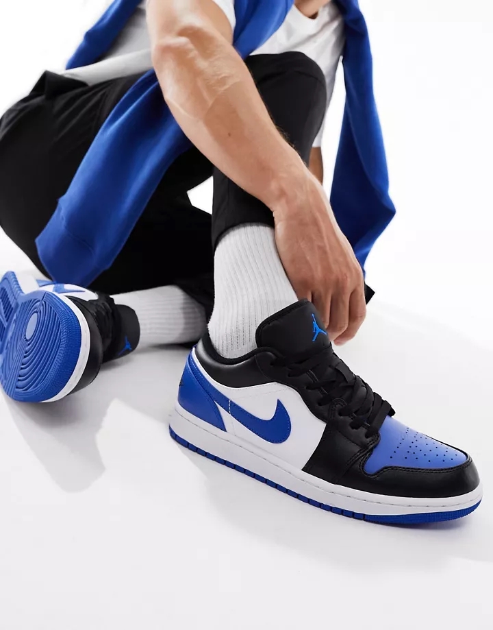 Zapatillas de deporte bajas azul real, blancas y negras Air Jordan 1 Low de Jordan Azul medio 9SG2MTRK