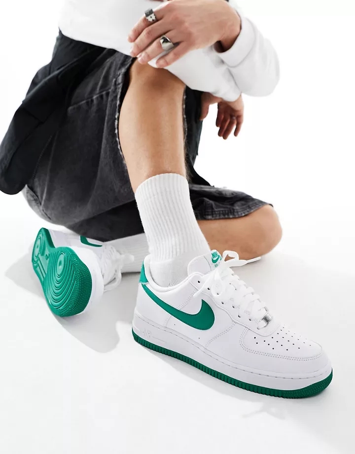 Zapatillas de deporte blancas y verdes Air Force 1 ´07 de Nike Blanco APaFGuEa