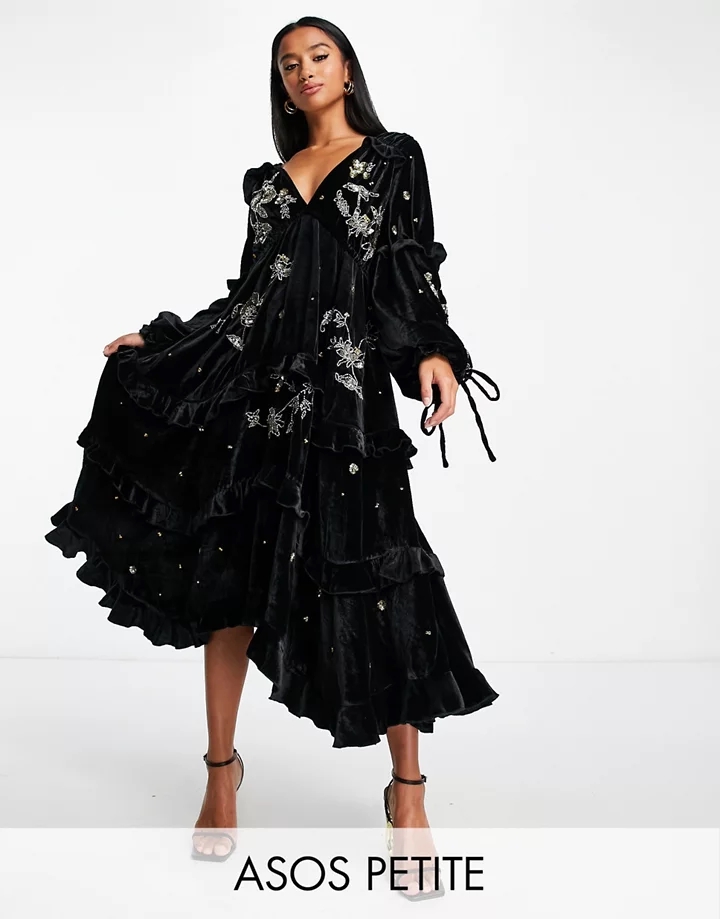 Vestido midi negro escalonado y fruncido de terciopelo con detalle de adornos florales de DESIGN Petite Negro B3Zza3v2