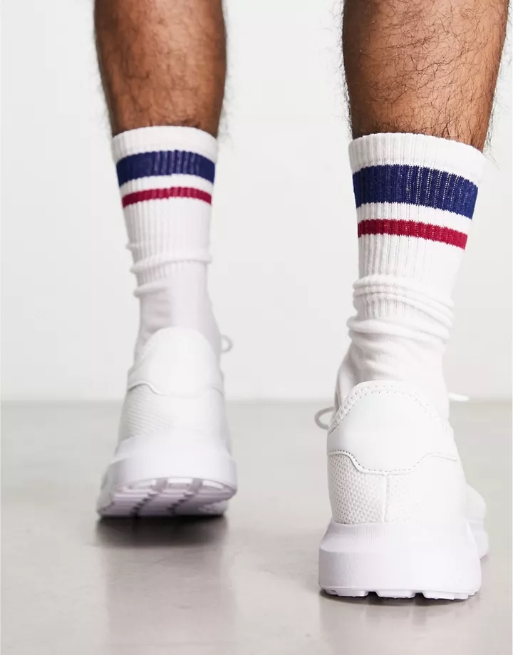Zapatillas de deporte blancas de punto de New Look Blanco a8m6Z3qE