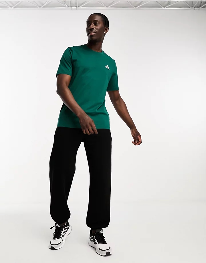 Camiseta verde oscuro de adidas Sportswear Verde univer