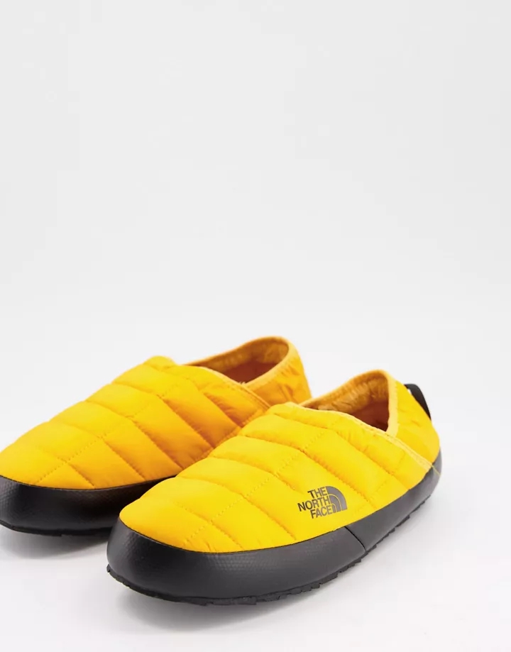 Pantuflas amarillas de estilo mule Thermoball Traction 
