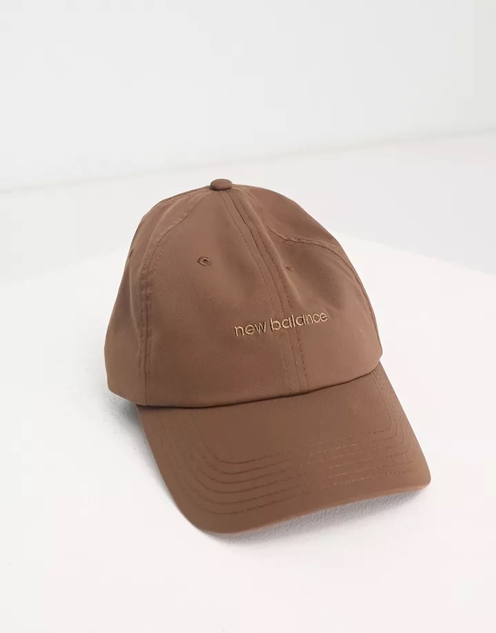 Gorra marrón con logo lineal de New Balance Marrón aovHB5dH