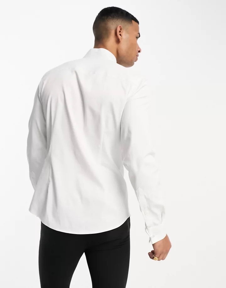 Camisa de vestir blanca fácil de planchar de corte slim con cuello ópera y pechera premium de DESIGN Blanco aptAvOFe